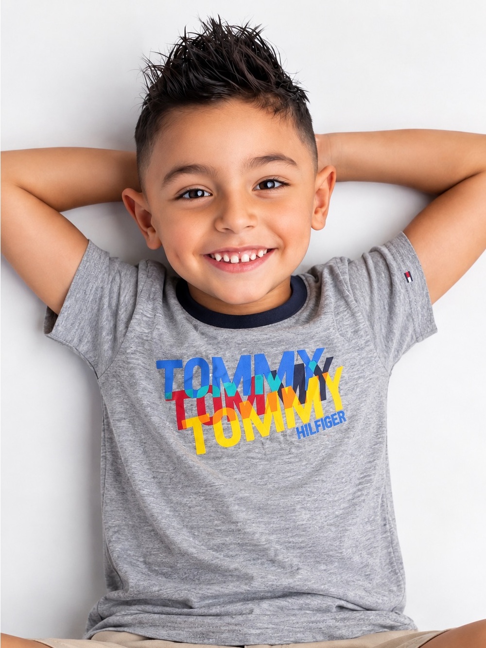 Tommy Hilfiger Boys Gray Logo Graphic T-Shirt Size Small (8–10)